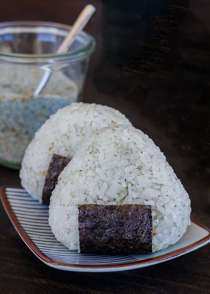 島レモンの葉っぱオニギリ