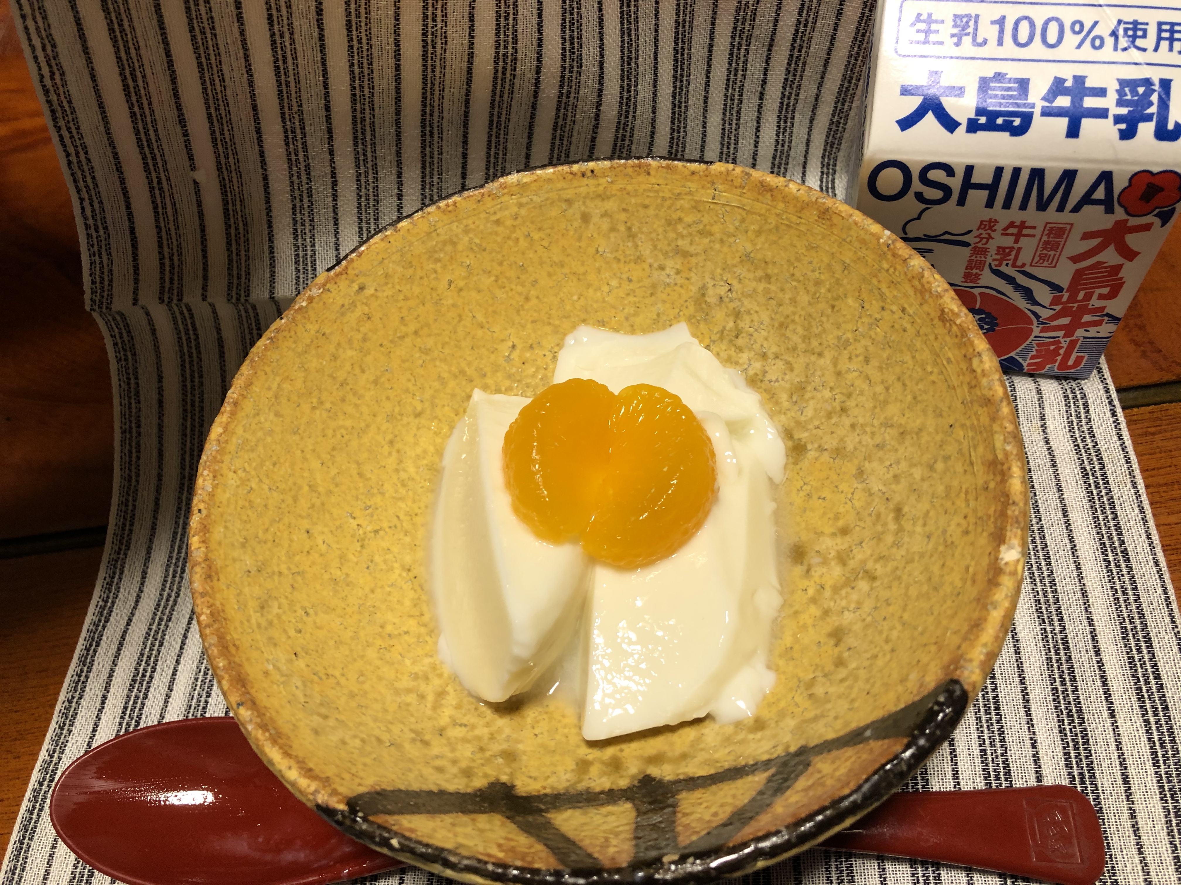 大島の牛乳を使った爽やかヨーグルトムース